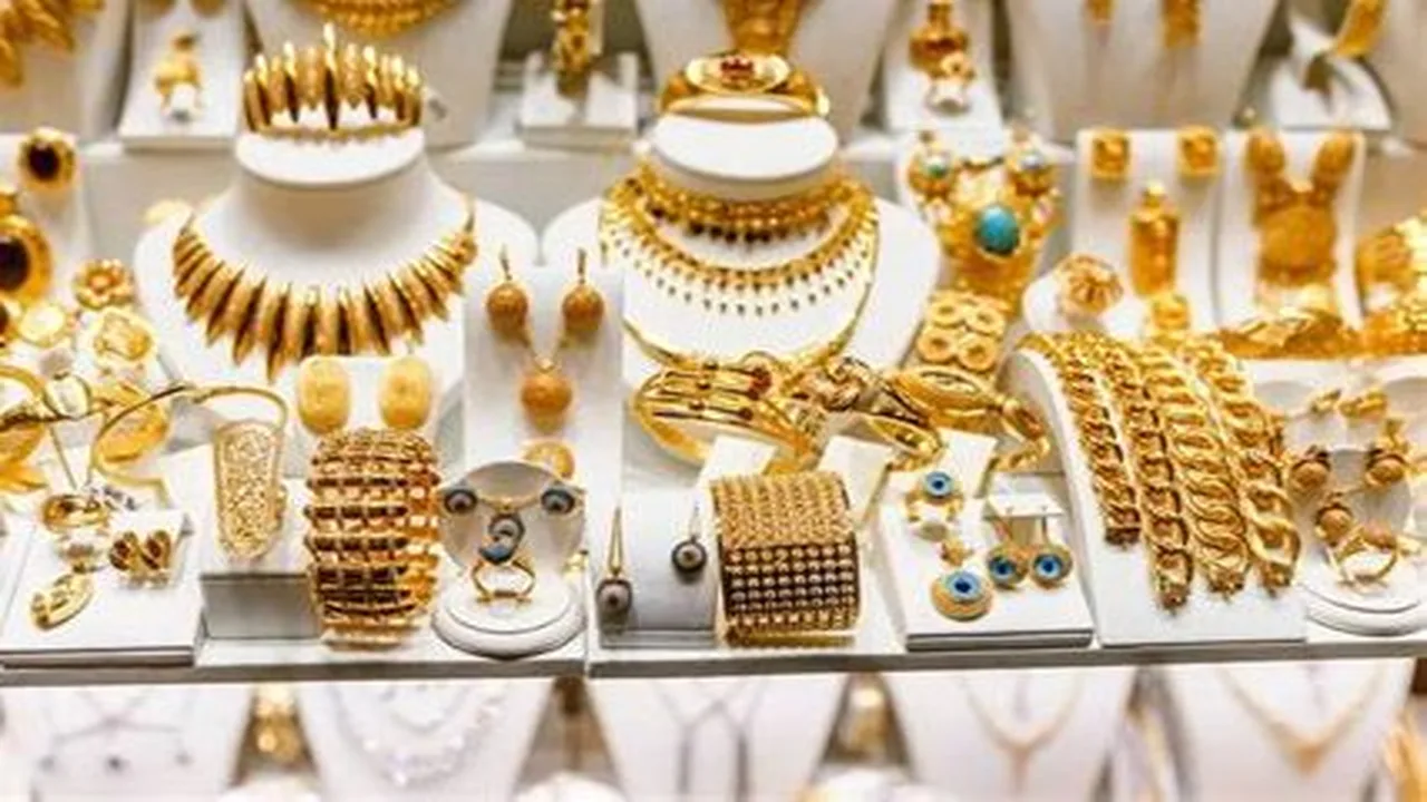 تذبذب أسعار الذهب اليوم مع استمرار تغير قيمة عيار 24 في الأسواق